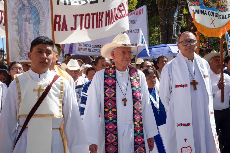 Al unísono gritaban consignas denunciando la creciente violencia en la región, la presencia de grupos armados en diferentes regiones.