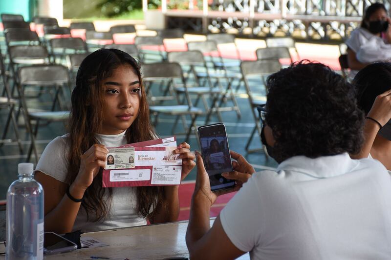 jovenes construyendo el futuro
