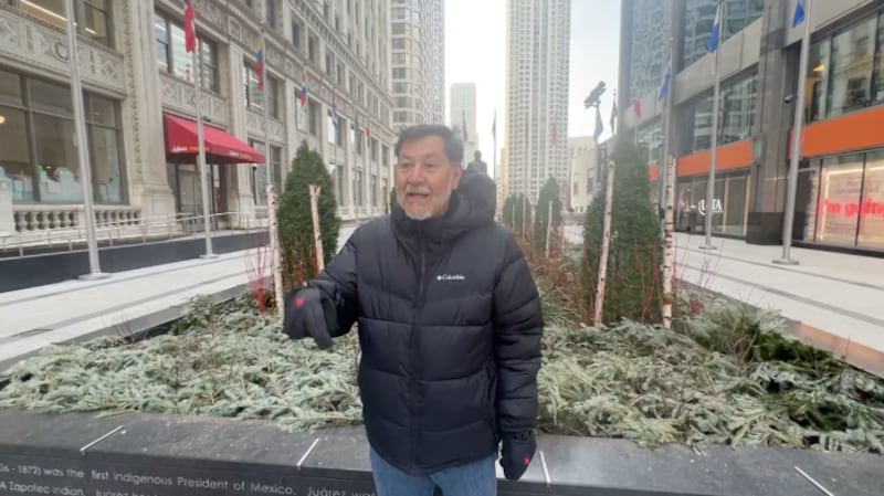 Noroña emite un mensaje en vivo desde Chicago, Estados Unidos.