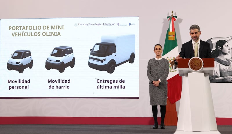 Presentan Olinia, armadora mexicana de autos eléctricos.