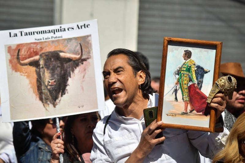 Manifestantes a favor de las corridas de toros