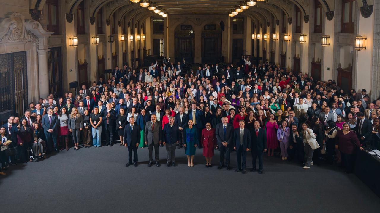 Sheinbaum pide unidad a legisladores de la 4T tras reunión en Palacio