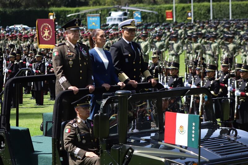 sheinbaum-militares
