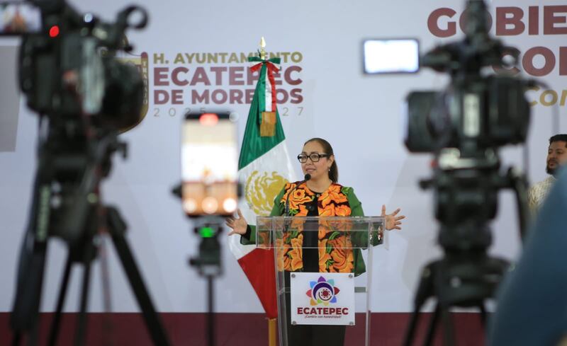 azucena-cisneros