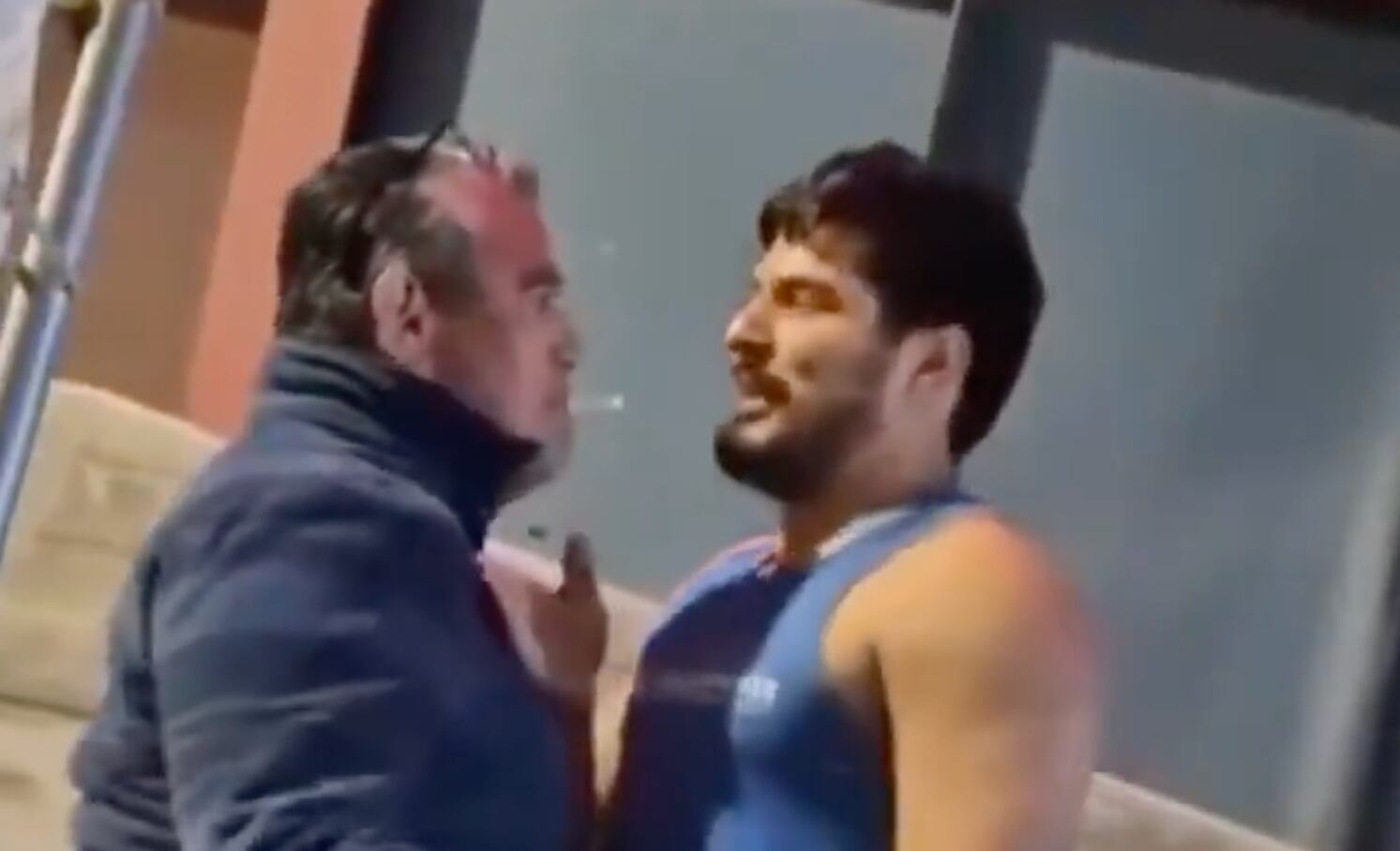 Detienen a hijo de alcaldesa morenista tras agredir manifestantes en  protesta