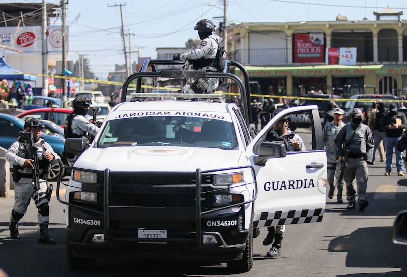 Elementos de la Guardia Nacional limitaron el tránsito en la zona.